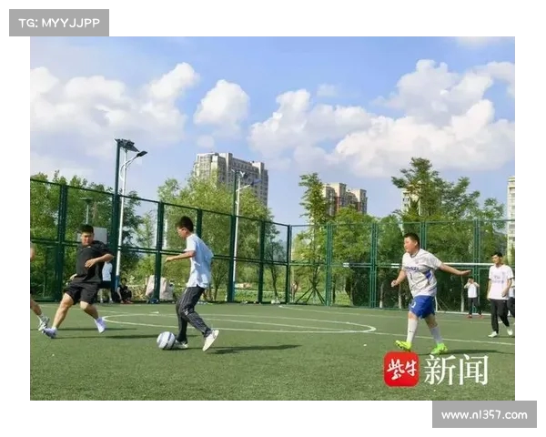 中国足球热潮再起 动力伞照亮苏超夜空 镇江创新体育旅游新模式 中国足球热潮再起 动力伞照亮苏超夜空 镇江创新体育旅游新模式